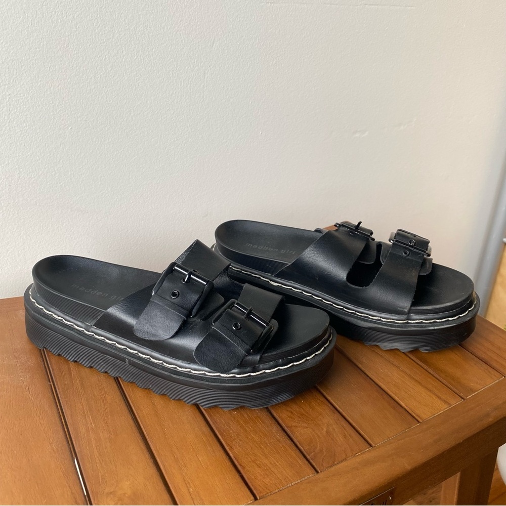 Madden Girl Dizzyy platform slide sandal in black
